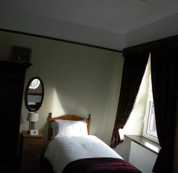 ベッドアンドブレックファースト Buggle S Pub And Accommodation