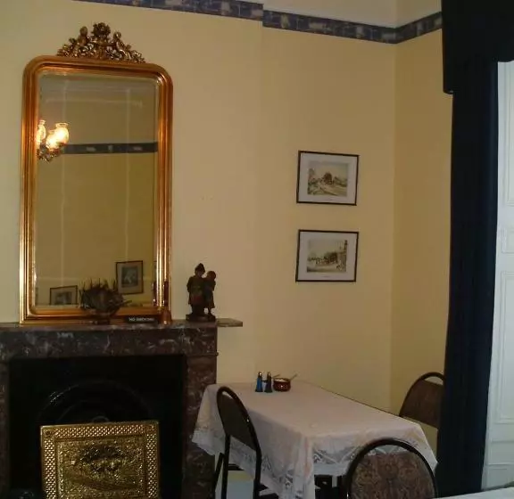 Aamiaismajoitus (B&B) Claremont House