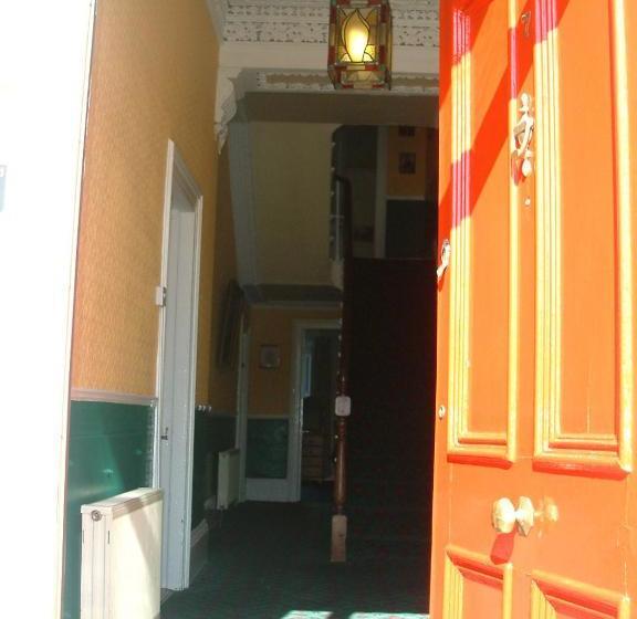 민박 Claremont House