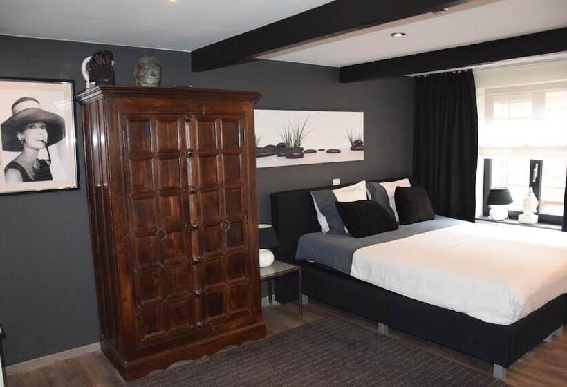 تختخواب و صبحانه De Koddige Kater