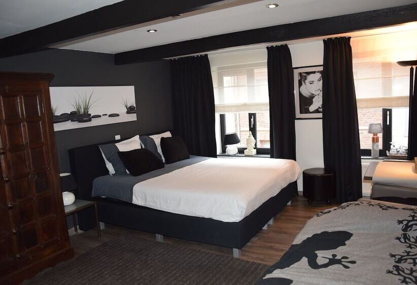 تختخواب و صبحانه De Koddige Kater