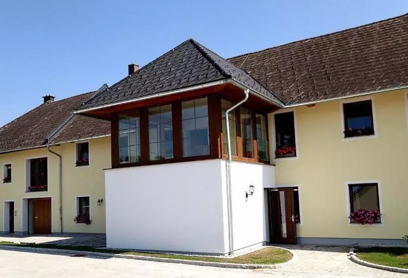Aamiaismajoitus (B&B) Gästehaus Watschinger