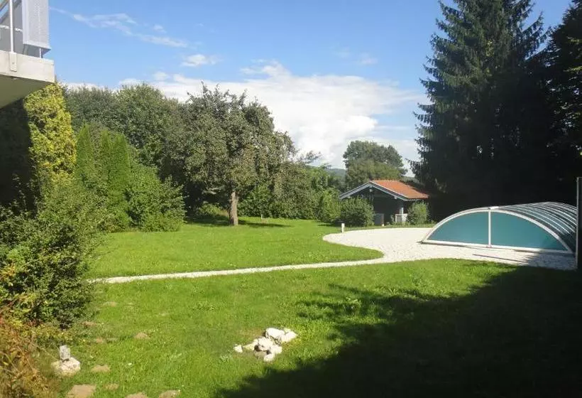 Aamiaismajoitus (B&B) Villa Viola