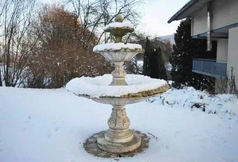 Aamiaismajoitus (B&B) Villa Viola