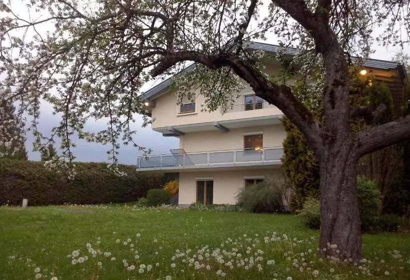 Aamiaismajoitus (B&B) Villa Viola