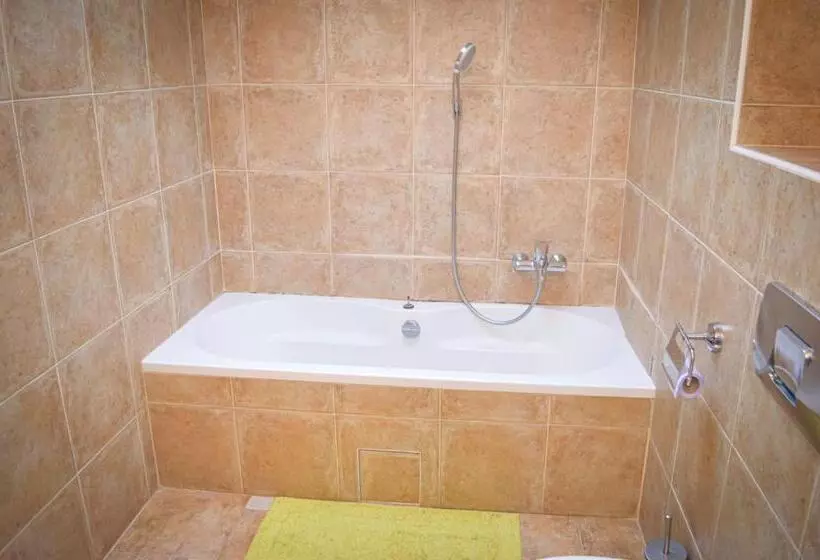 Aamiaismajoitus (B&B) Villa Viola