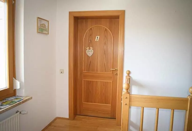 Aamiaismajoitus (B&B) Villa Viola