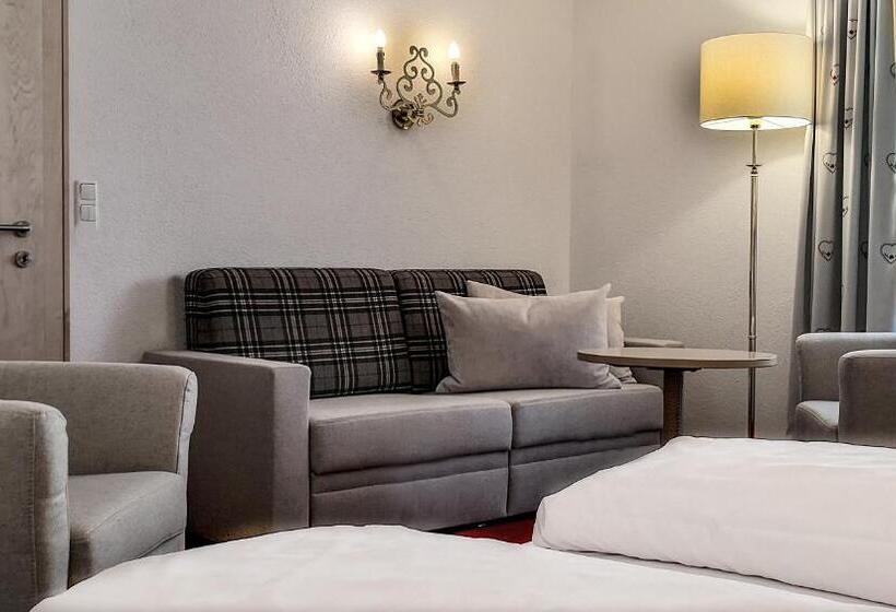 בית מלון כפרי Alpenresort Walsertal