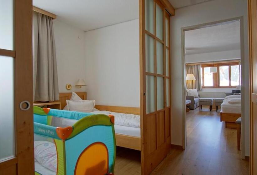 בית מלון כפרי Alpenresort Walsertal