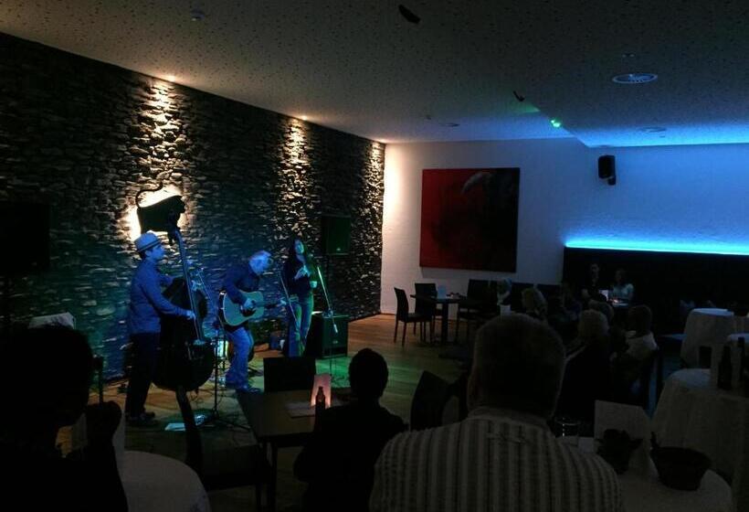 ホテル Café Schatz