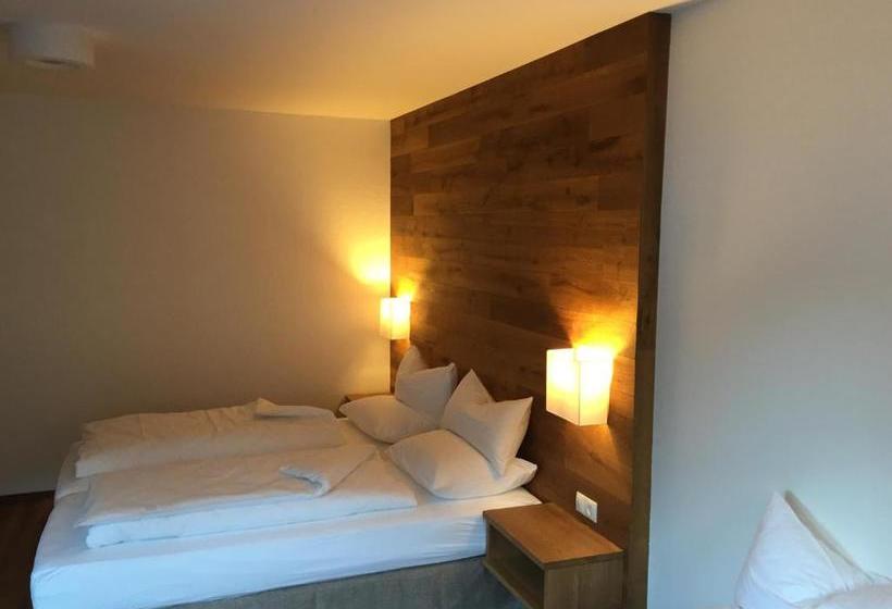 ホテル Café Schatz