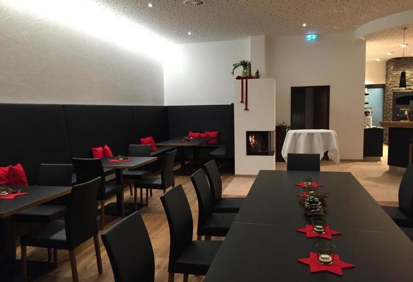 ホテル Café Schatz