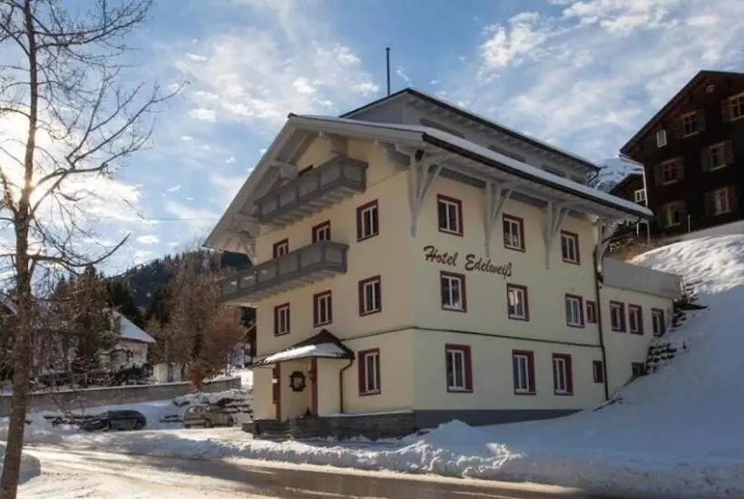 ホテル Pension Edelweiss   Bergdorf Gargellen 1423m