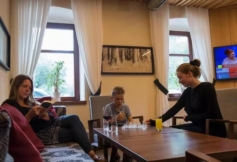 ホテル Seegasthof Breineder   Familien & Seminar