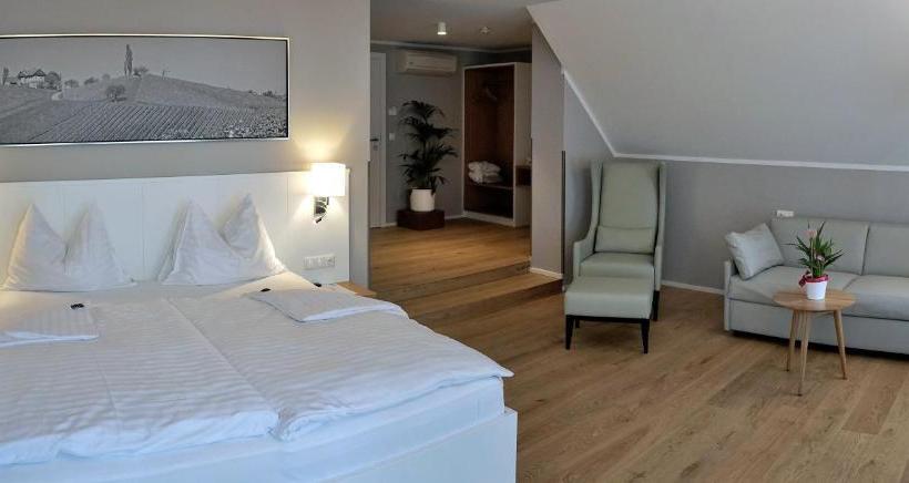 Hotelli Weinrefugium Brolli