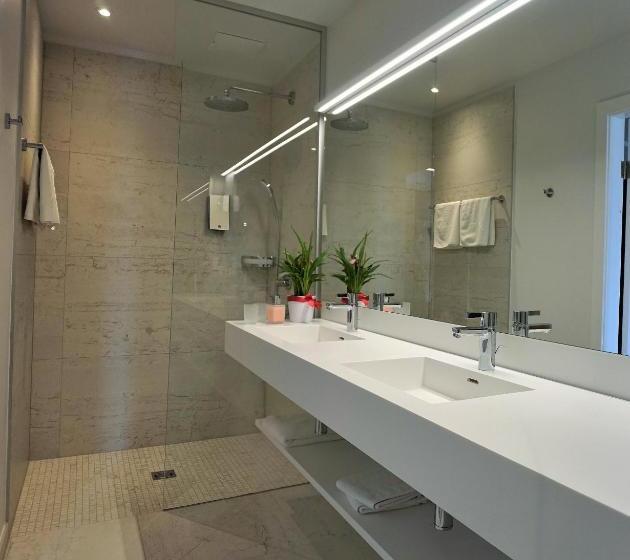 Hotelli Weinrefugium Brolli