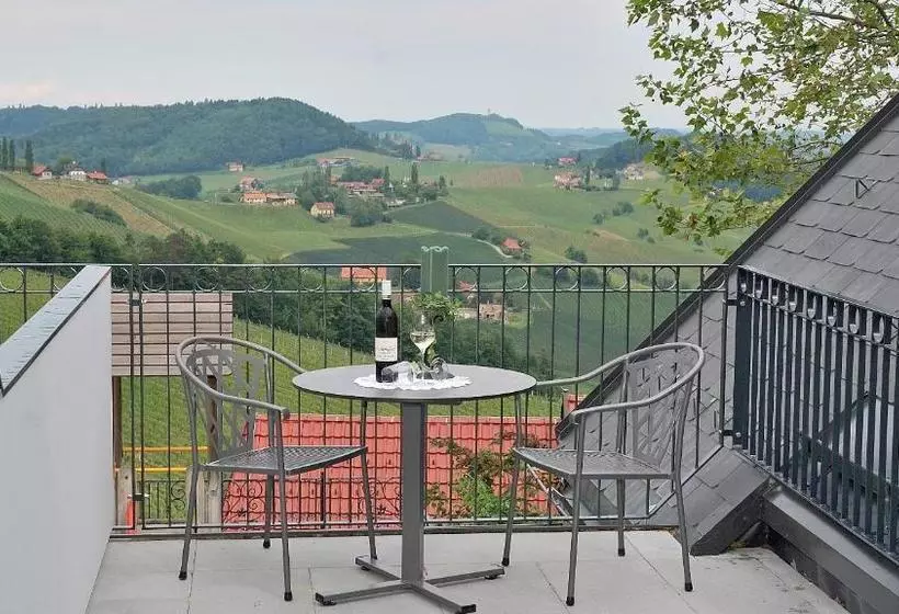 Hotel Weinrefugium Brolli