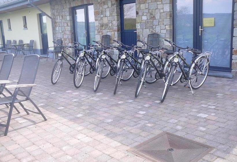 تختخواب و صبحانه Le Bernister Parking Privé