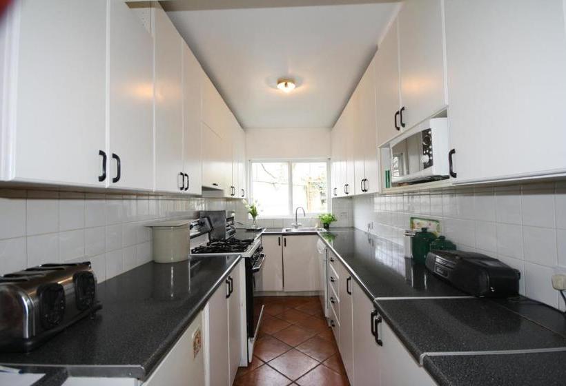 Bed and Breakfast Ash Grove House