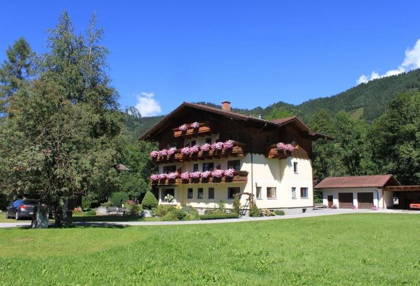 تختخواب و صبحانه Haus Alexander