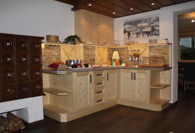 تختخواب و صبحانه Haus Alexander