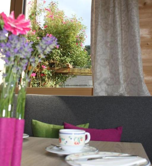 تختخواب و صبحانه Haus Alexander