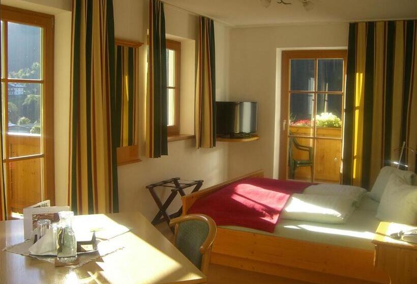 مبيت وإفطار Landhaus Servus