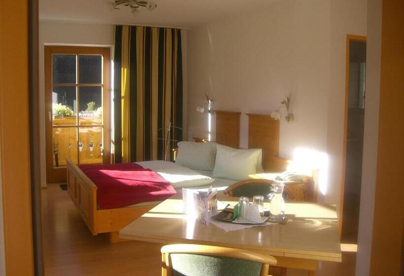 مبيت وإفطار Landhaus Servus