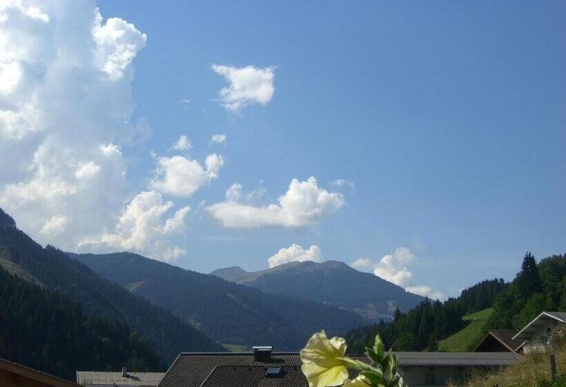 مبيت وإفطار Landhaus Servus