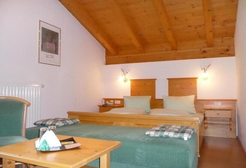 مبيت وإفطار Landhaus Servus