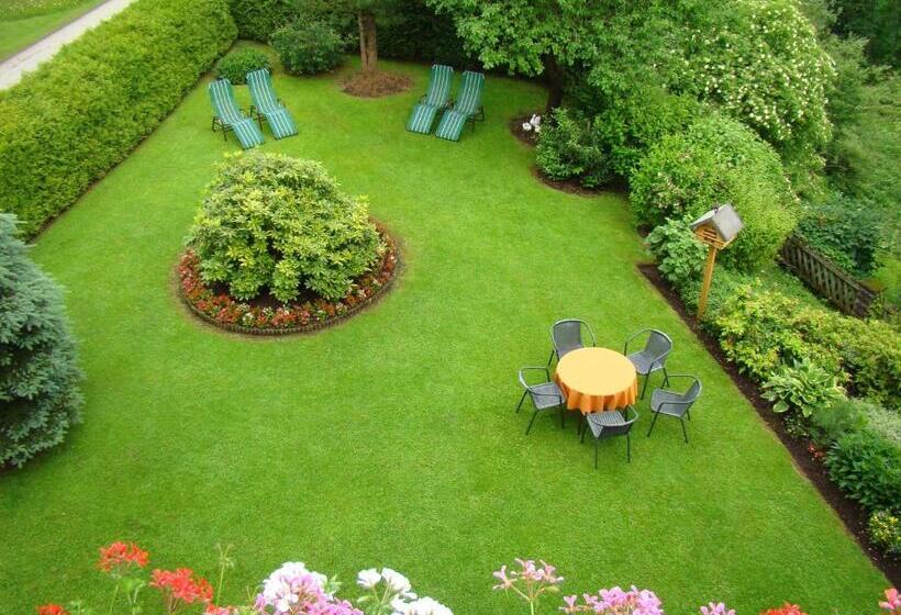 ベッドアンドブレックファースト Landhaus Teufl