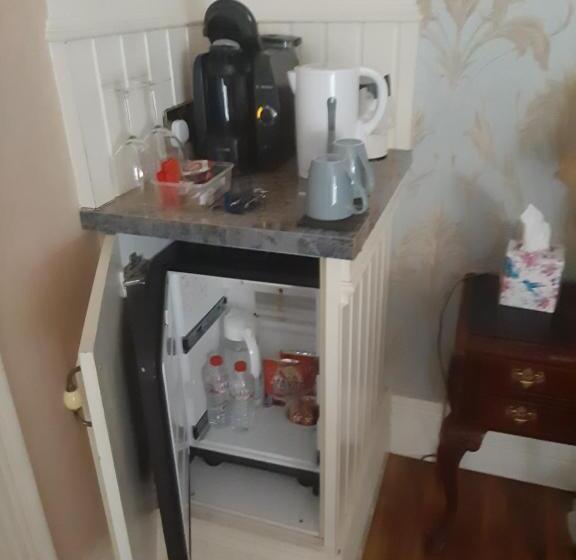 مبيت وإفطار Riverside Lodge