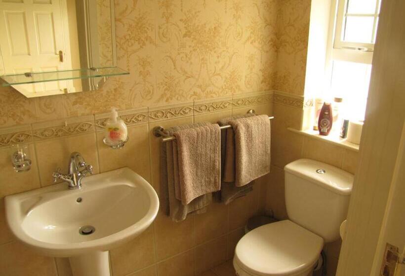 مبيت وإفطار Riverside Lodge