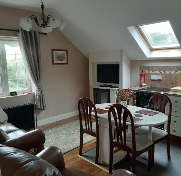 مبيت وإفطار Riverside Lodge