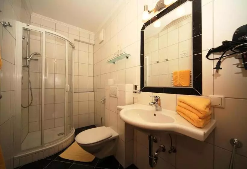 تختخواب و صبحانه Wellness Pension Jagahütt N