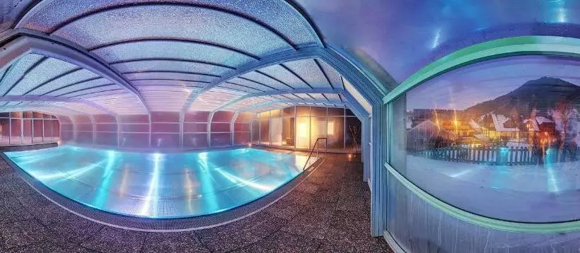 هتل Chalet Ferienhaus Hubertus