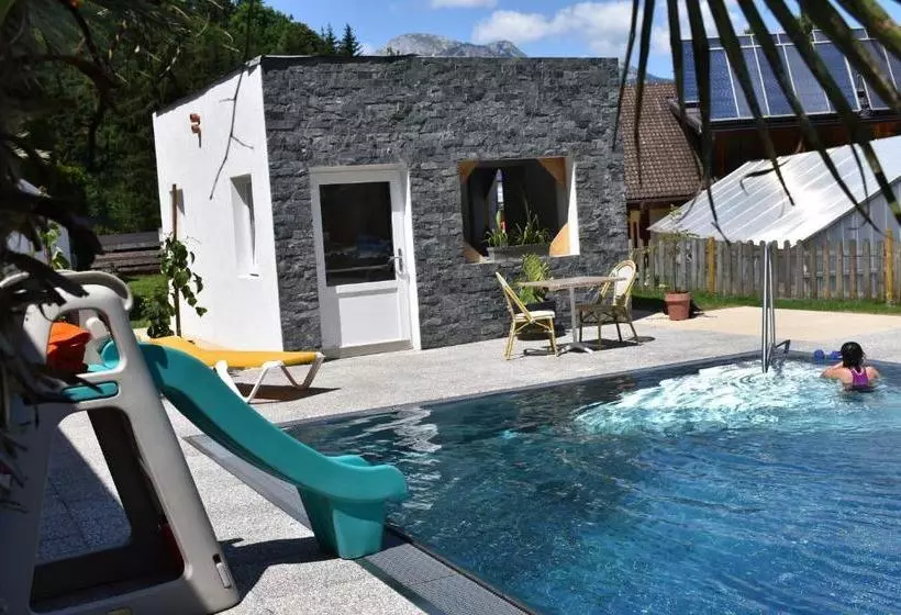 هتل Chalet Ferienhaus Hubertus