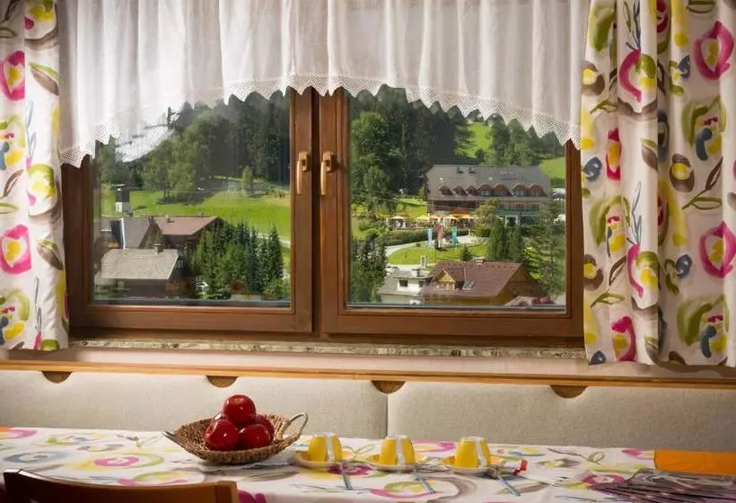 هتل Chalet Ferienhaus Hubertus
