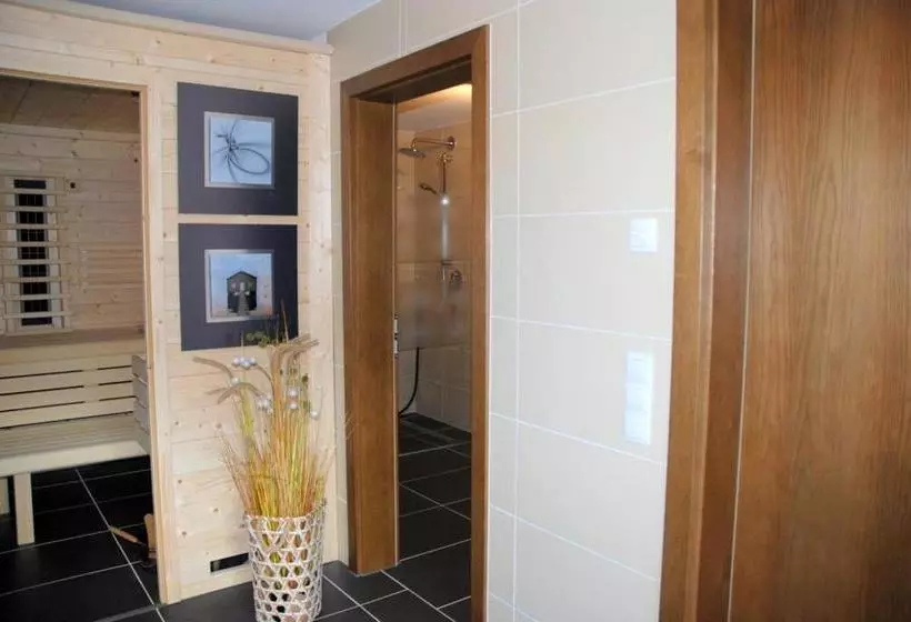 هتل Chalet Ferienhaus Hubertus