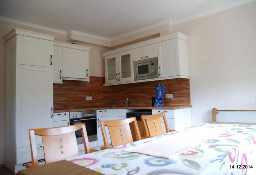 هتل Chalet Ferienhaus Hubertus