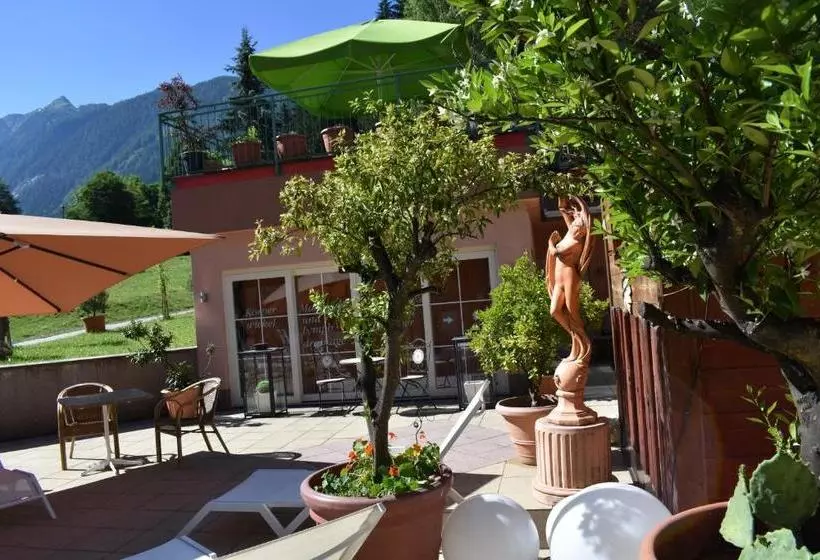 هتل Chalet Ferienhaus Hubertus