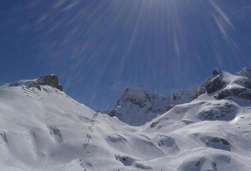 בית מלון כפרי Garni Sursilva