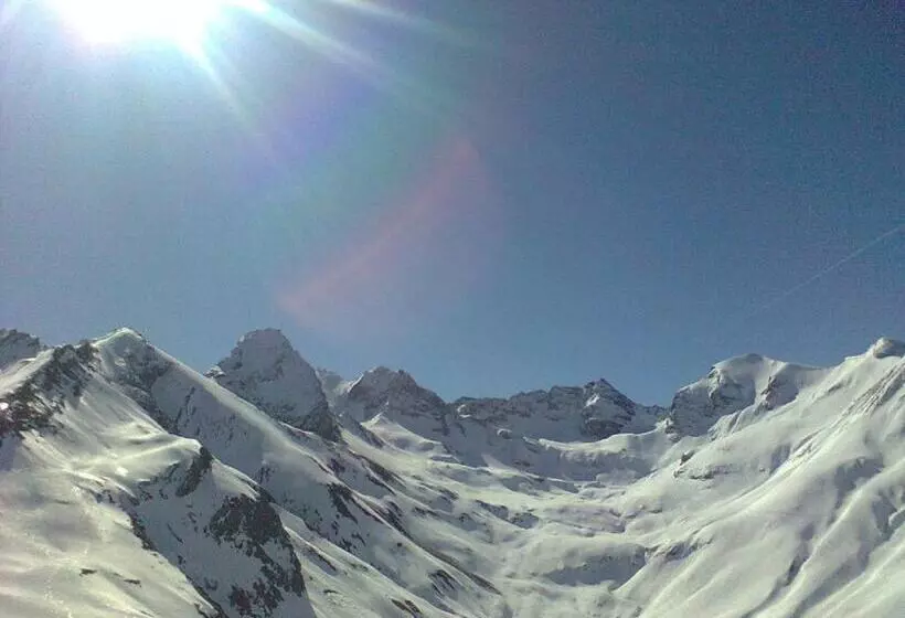 هتل Garni Sursilva