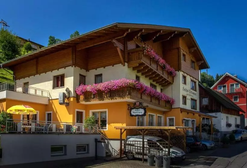 Hotelli Gasthof Zum Kaiserweg