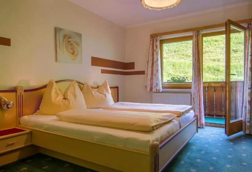 Hotelli Gasthof Zum Kaiserweg