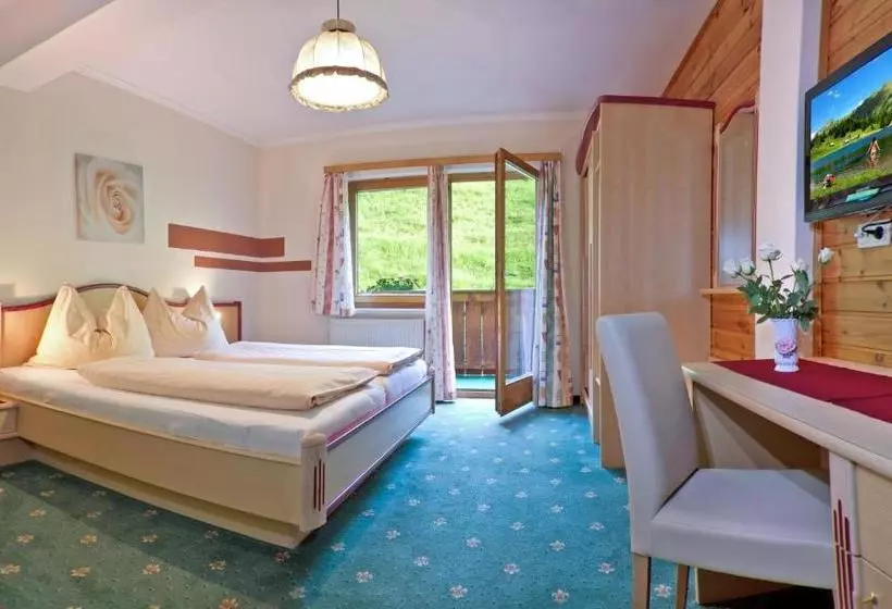 Hotelli Gasthof Zum Kaiserweg