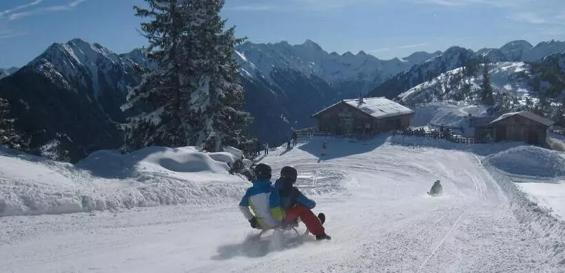 Hotelli Gasthof Zum Kaiserweg