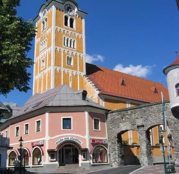 Hotelli Gasthof Zum Kaiserweg