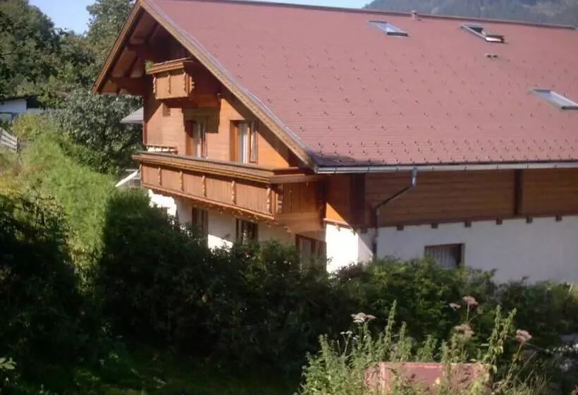 Hotelli Gasthof Zum Kaiserweg
