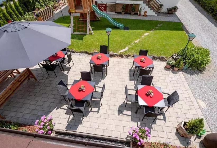 ホテル Haus Tirol